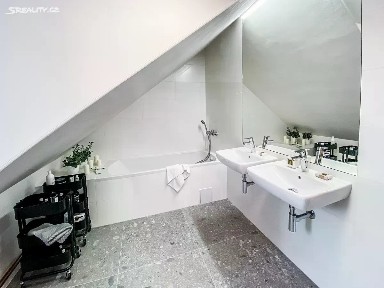 Pronájem bytu pokoje 15 m² Králova, Brno - Žabovřesky