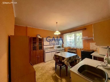 Prodej rodinného domu 94 m², pozemek 1688 m²