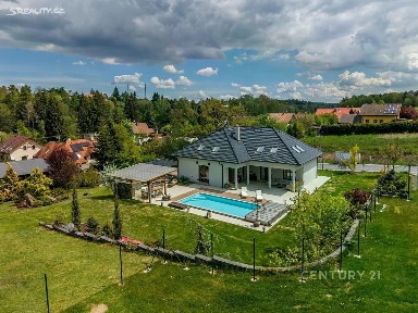 Družec, Kladno, U Koupaliště