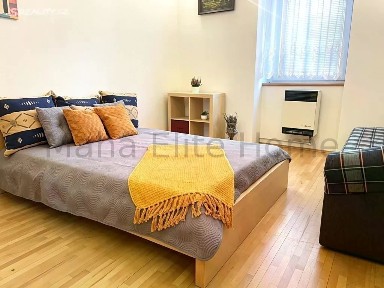 Prodej bytu 2+1 50 m² Na Čečeličce, Praha - Smíchov