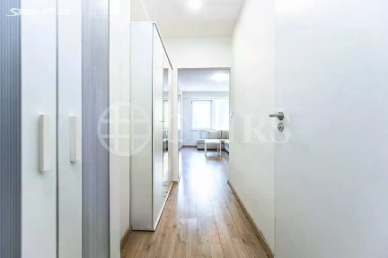 Prodej bytu 1+kk 26 m² Peroutkova, Praha - Jinonice