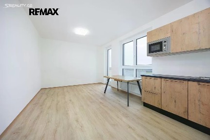 Pronájem bytu 1+kk 32 m² Kardausova, Praha - Dolní Měcholupy