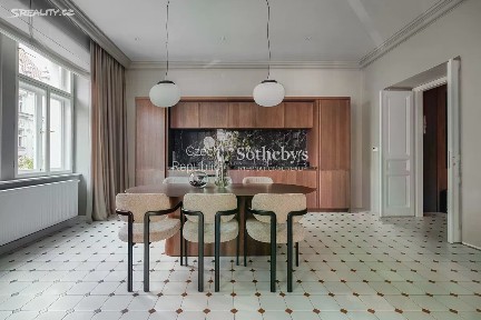 Pronájem bytu 3+1 115 m² Římská, Praha - Vinohrady