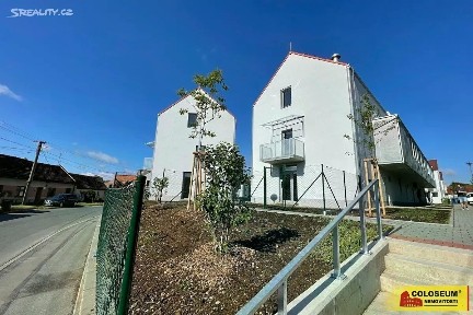 Pronájem bytu 2+kk 48 m² Bučovice - Vícemilice