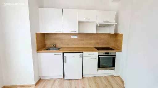 Pronájem bytu 1+kk 34 m² Sportovní, Rosice