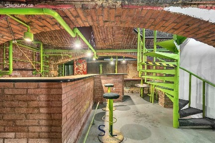 Prodej obchodního prostoru 222 m² Novovysočanská, Praha - Vysočany