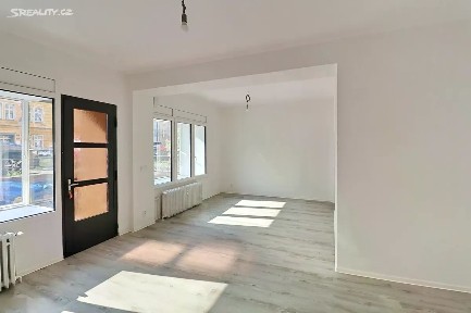 Prodej obchodního prostoru 54 m² náměstí Hrdinů, Praha - Nusle