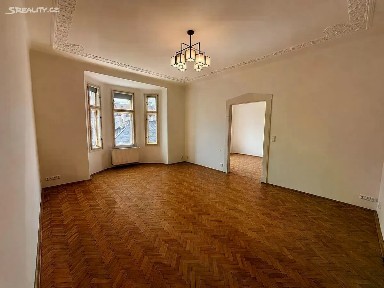 Pronájem bytu 3+1 120 m² U Staré školy, Praha - Staré Město