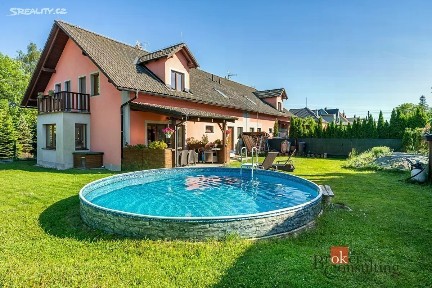 Prodej rodinného domu 222 m², pozemek 701 m²