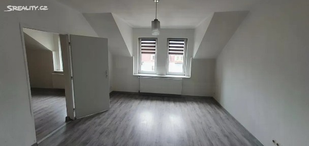 Pronájem bytu 2+1 74 m² Kamenný Pahorek, Košťany