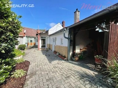 Prodej rodinného domu 145 m², pozemek 398 m²