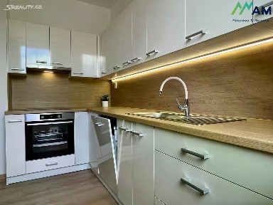 Prodej bytu 3+1 84 m² Dvořákova, Třinec - Staré Město