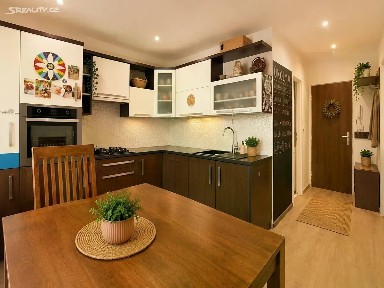 Prodej bytu 1+1 35 m² Korunní, Ostrava - Mariánské Hory