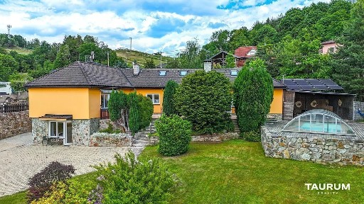 Prodej rodinného domu 243 m², pozemek 1774 m² Československé armády, Loket