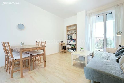 Prodej bytu 2+kk 48 m² Nad úžlabinou, Praha - Malešice