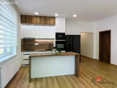 Pronájem bytu 4+kk 88 m² Na Nábřeží, Opava - Předměstí