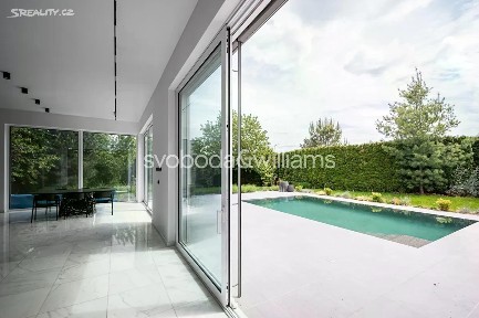 Prodej rodinného domu 250 m², pozemek 1155 m²