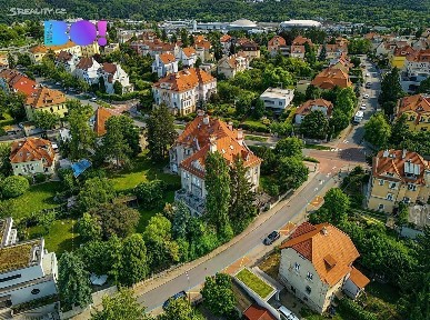 Pronájem kanceláře 300 m²