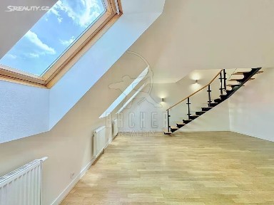 Prodej bytu 3+1 84 m² Lublaňská, Praha - Vinohrady
