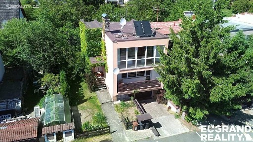 Prodej rodinného domu 198 m², pozemek 296 m²