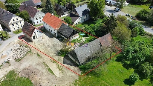 Prodej komerční nemovitosti 700 m²