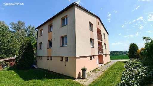 Prodej bytu 4+1 79 m² Pelhřimov - Strměchy