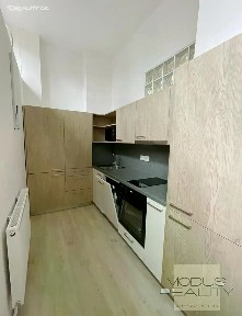 Pronájem kanceláře 37 m² U Rajské zahrady, Praha - Žižkov