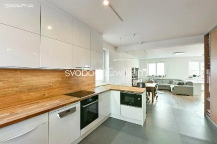 Pronájem rodinného domu 259 m², pozemek 1003 m² Libeř
