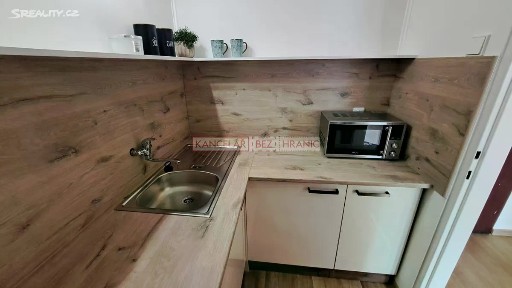 Pronájem bytu pokoje 80 m² Osvoboditelů, Zlín