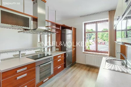 Pronájem bytu 3+1 123 m² Na Šťáhlavce, Praha - Dejvice