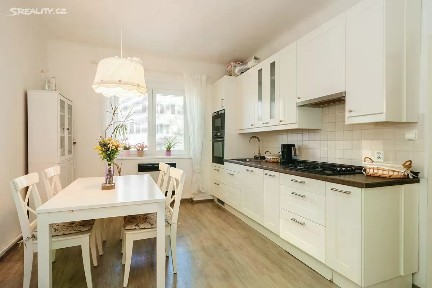 Prodej bytu 2+1 50 m² Bystřická, Praha - Krč
