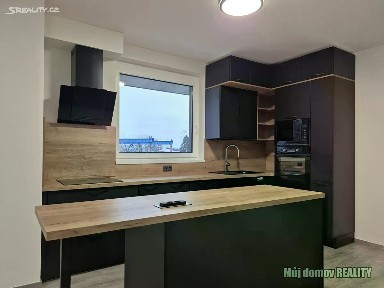 Pronájem bytu 3+kk 83 m² Čakovická, Praha - Prosek