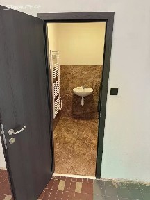 Pronájem skladového prostoru 2300 m²