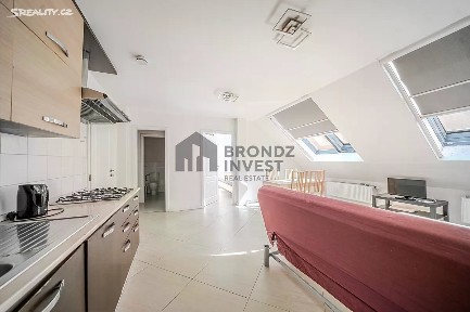 Pronájem bytu 2+kk 52 m² Ondříčkova, Praha - Žižkov