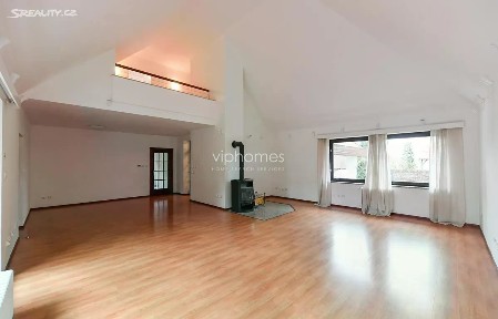 Pronájem kanceláře 417 m²