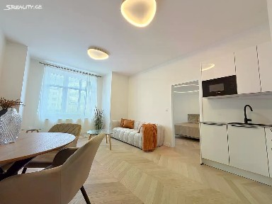 Prodej bytu 2+kk 54 m² Jeseniova, Praha - Žižkov
