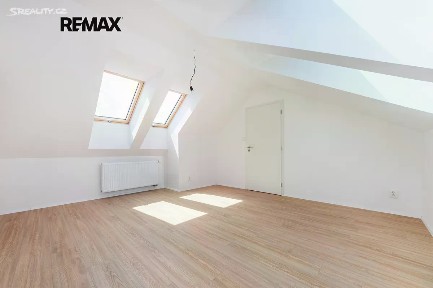 Prodej bytu 3+kk 71 m² Jeseniova, Praha - Žižkov