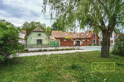 Hostivice, Praha-západ, Husovo náměstí