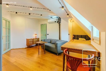 Prodej bytu 1+kk 40 m² Veverkova, Praha - Holešovice