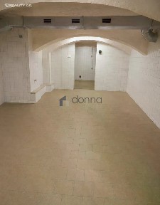 Pronájem skladového prostoru 220 m² náměstí Protifašistických bojovníků, Praha - Uhříněves