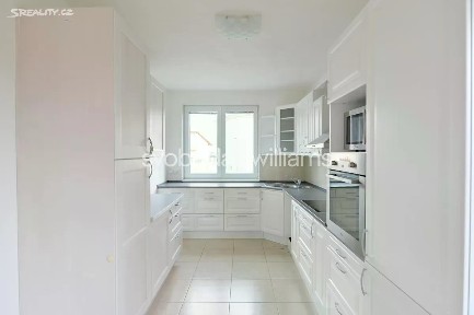 Pronájem rodinného domu 350 m², pozemek 1174 m² Pod Valem II., Průhonice