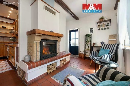 Prodej rodinného domu 223 m², pozemek 5844 m²