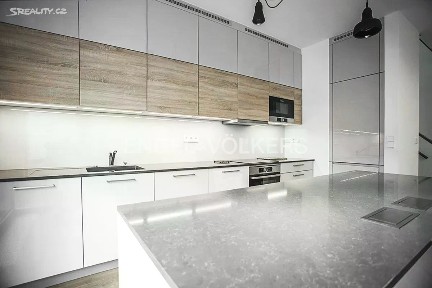 Pronájem rodinného domu 165 m², pozemek 170 m²