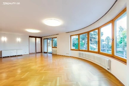 Pronájem bytu 5+1 181 m² Nad Palatou, Praha - Smíchov