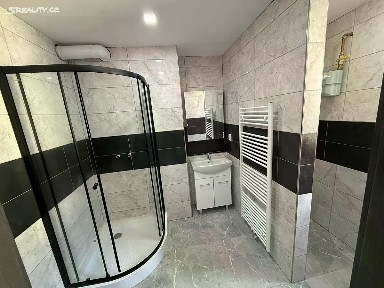 Pronájem bytu 3+1 66 m² Na Veselce, Úpice