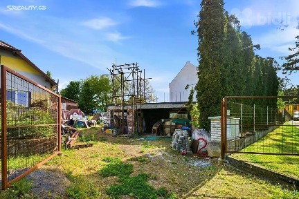 Prodej rodinného domu 400 m², pozemek 1405 m²