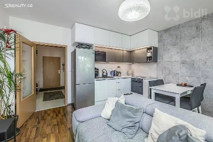 Prodej bytu 2+kk 54 m² Dobronická, Praha - Libuš