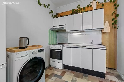 Prodej bytu 1+1 33 m² Na Honech I, Zlín