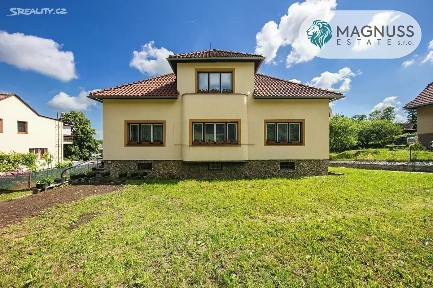 Prodej rodinného domu 297 m², pozemek 2112 m²
