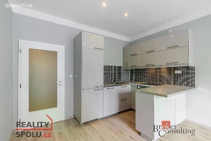 Pronájem bytu 2+kk 43 m² Dvorecké náměstí, Praha - Podolí